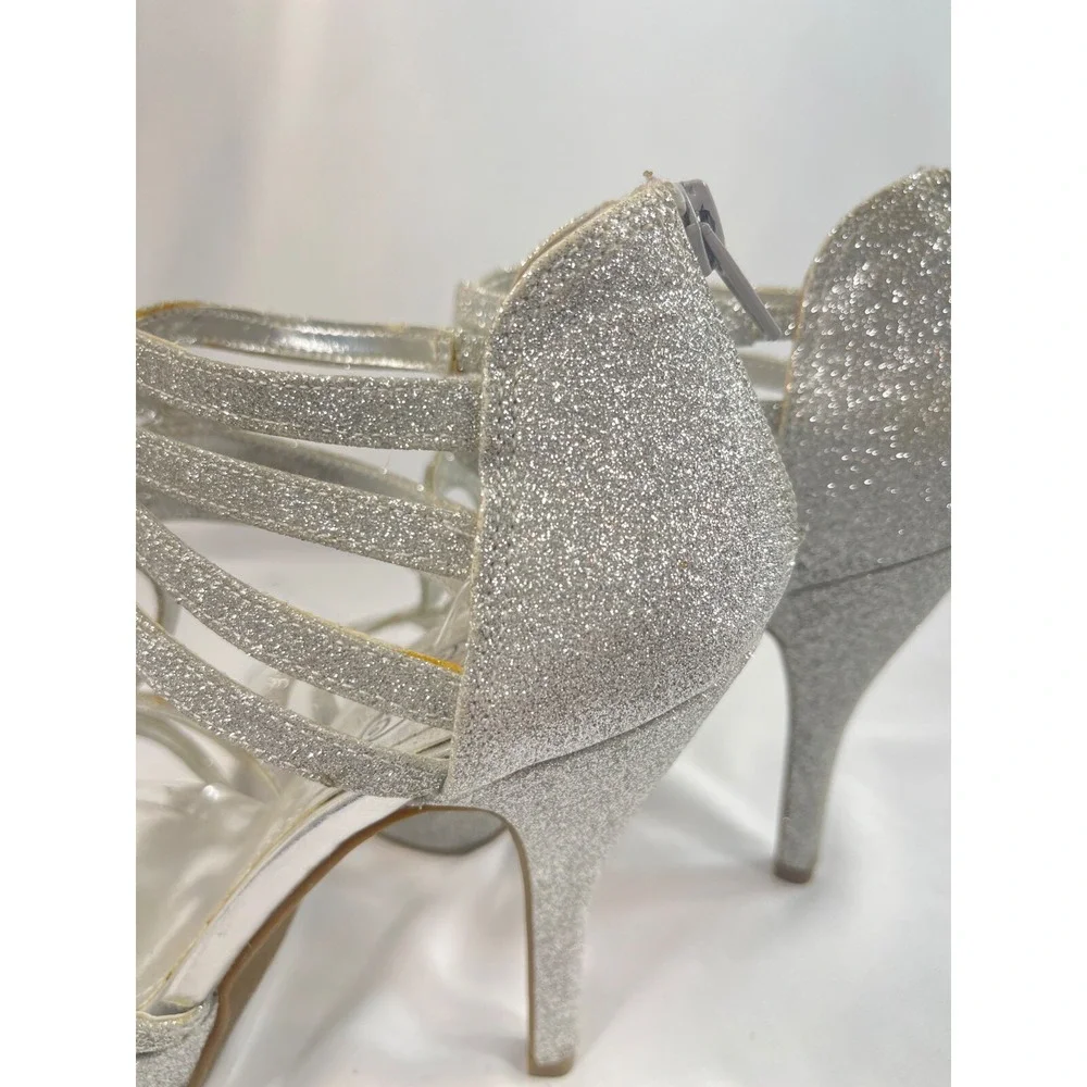 Kenneth Cole Women 7.5 Unlisted Glitter Silver Prom Shoe Heeled Platform Sandals